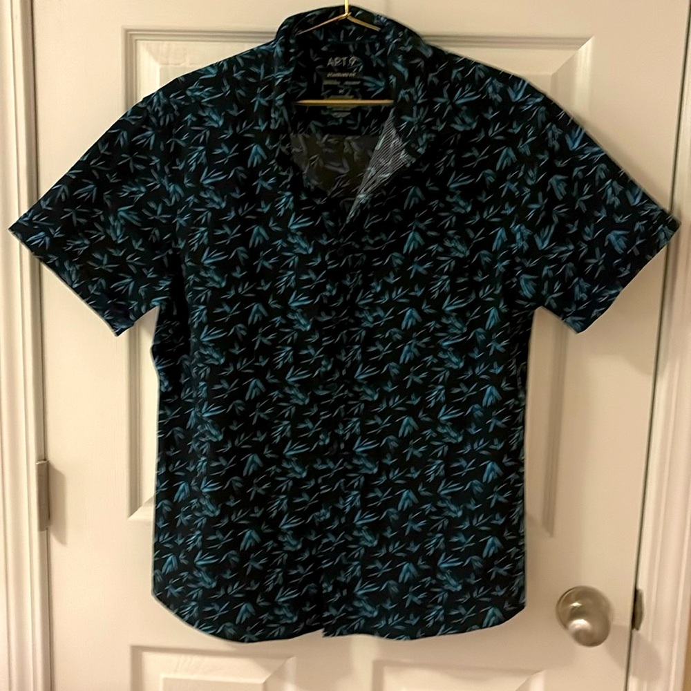 Apt. 9 Black Short-Sleeve Button Down with Teal Leaf Print